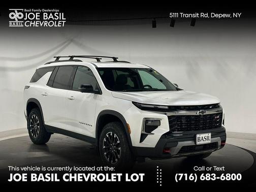 Iridescent Pearl Tricoat 2025 Chevrolet Traverse Z71