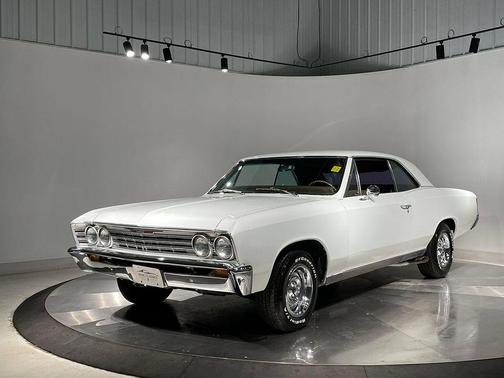 White 1967 Chevrolet Chevelle