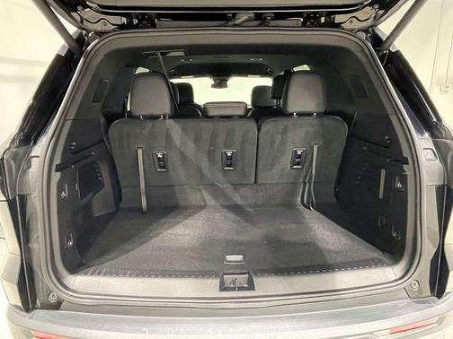 Mosaic Black Metallic 2026 Chevrolet Traverse LT
