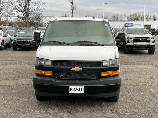 Summit White 2026 Chevrolet Express 3500 Work Van