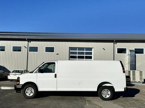 Summit White 2026 Chevrolet Express 3500 Work Van