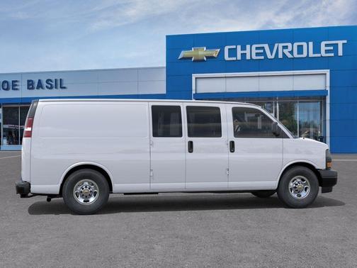 Summit White 2026 Chevrolet Express 3500 Work Van