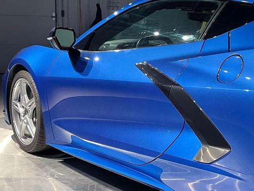 Elkhart Lake Blue Metallic 2023 Chevrolet Corvette Stingray w/2LT
