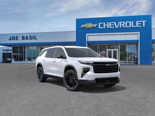 Summit White 2026 Chevrolet Traverse LT