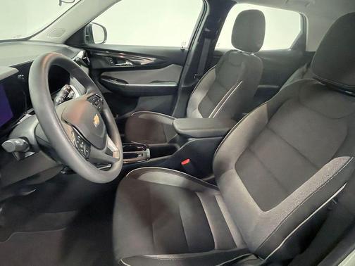 Green 2025 Chevrolet Trailblazer LS