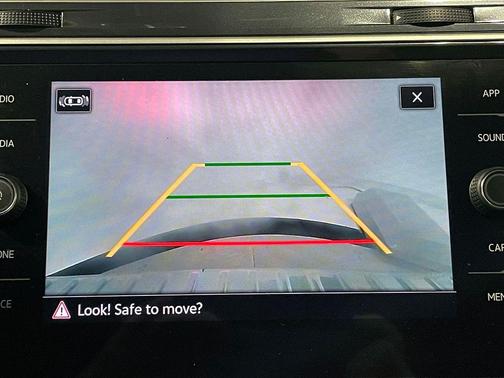 Platinum Gray Metallic 2024 Volkswagen Tiguan 2.0T SE