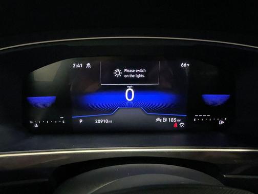 Platinum Gray Metallic 2024 Volkswagen Tiguan 2.0T SE