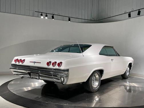 1965 Chevrolet Impala 