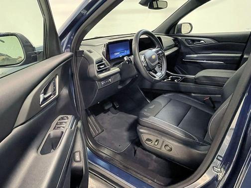 Lakeshore Blue Metallic 2026 Chevrolet Traverse LT