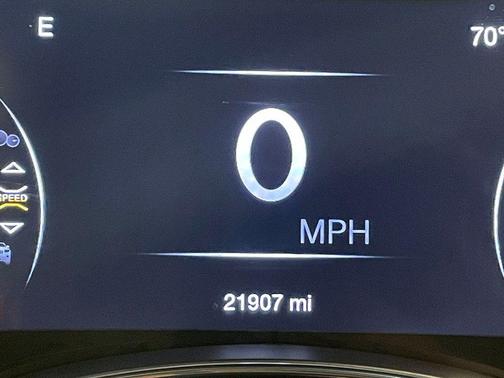 Diamond Black 2022 Jeep Grand Cherokee WK Laredo