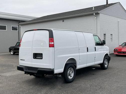 Summit White 2026 Chevrolet Express 2500 Work Van