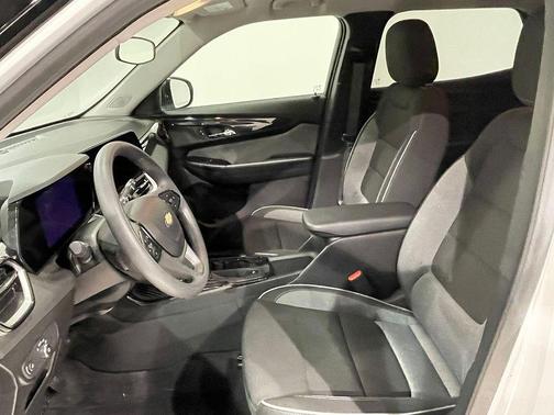 Summit White 2025 Chevrolet Trailblazer LS