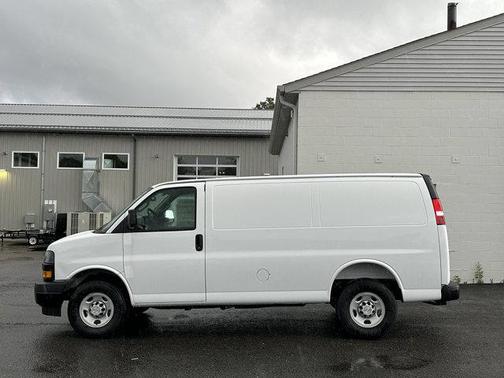 Summit White 2026 Chevrolet Express 2500 Work Van