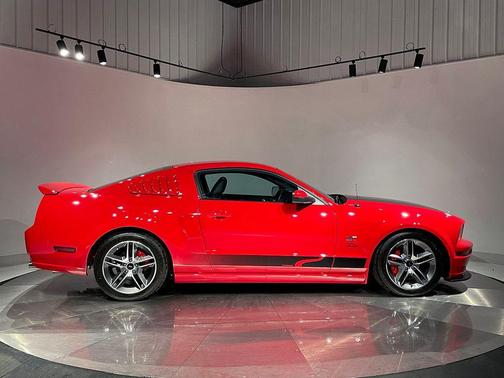 2005 Ford Mustang 
