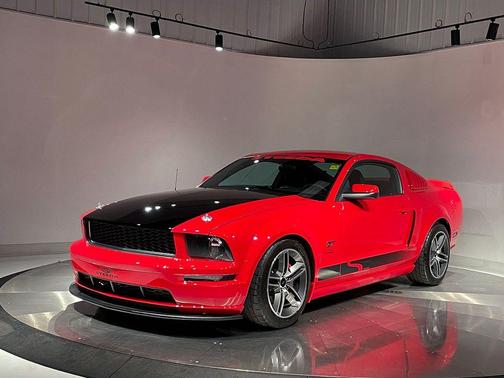 2005 Ford Mustang 