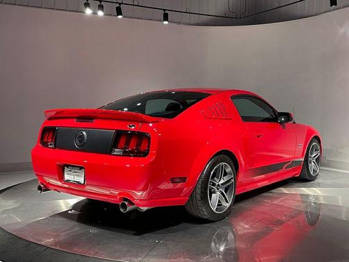 2005 Ford Mustang 