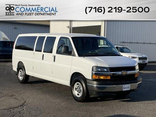 2025 Chevrolet Express 3500 LT