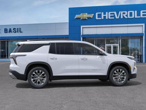 Polar White 2026 Chevrolet Traverse LT