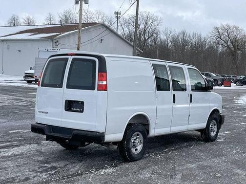 2025 Chevrolet Express 3500 Work Van