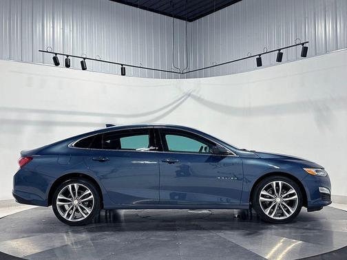 Lakeshore Blue Metallic 2024 Chevrolet Malibu 2LT
