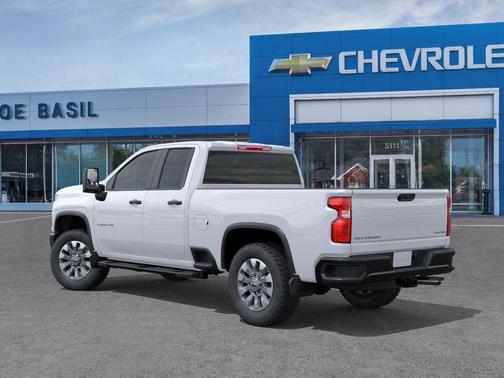 Summit White 2026 Chevrolet Silverado 2500 Custom