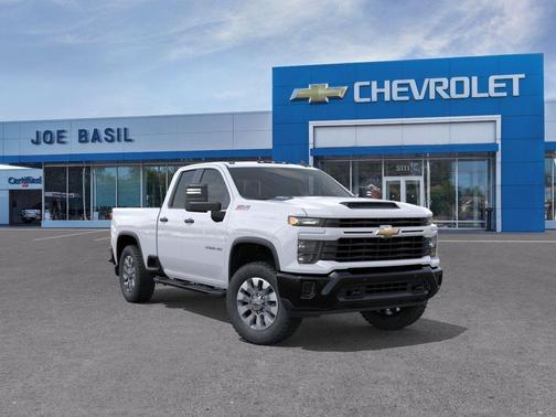 Summit White 2026 Chevrolet Silverado 2500 Custom