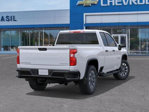 Summit White 2026 Chevrolet Silverado 2500 Custom