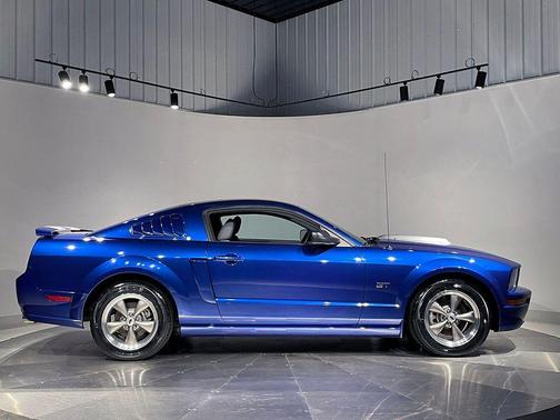 Blue 2005 Ford Mustang