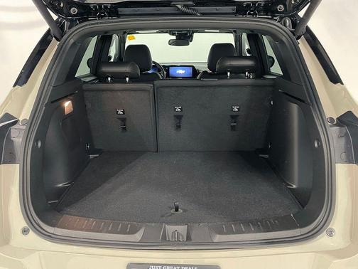 White Sand 2026 Chevrolet Trailblazer RS