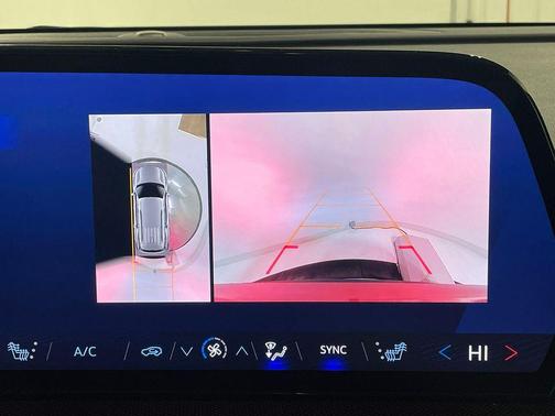 Radiant Red 2025 Chevrolet Traverse Z71