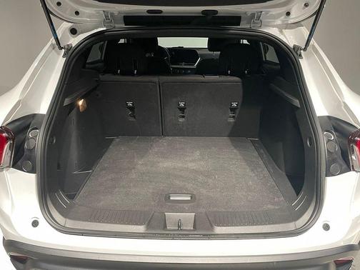 Summit White 2024 Chevrolet Trax 1RS