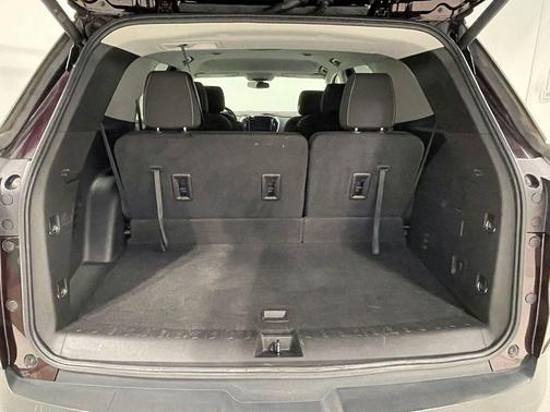 Black Cherry Metallic 2021 Chevrolet Traverse LT Cloth