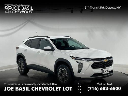 Summit White 2025 Chevrolet Trax LT