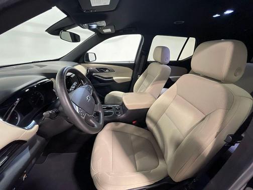 Mosaic Black Metallic 2023 Chevrolet Traverse LS