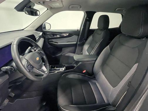 Sterling Gray Metallic 2025 Chevrolet Trailblazer LT