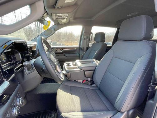 2024 GMC Sierra 2500 SLE