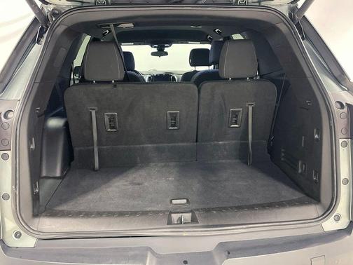 Silver Sage Metallic 2022 Chevrolet Traverse LT Cloth