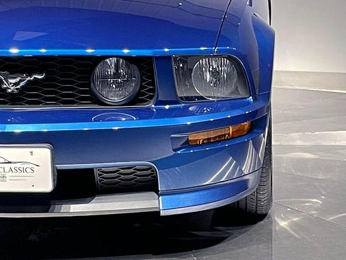 Blue 2007 Ford Mustang
