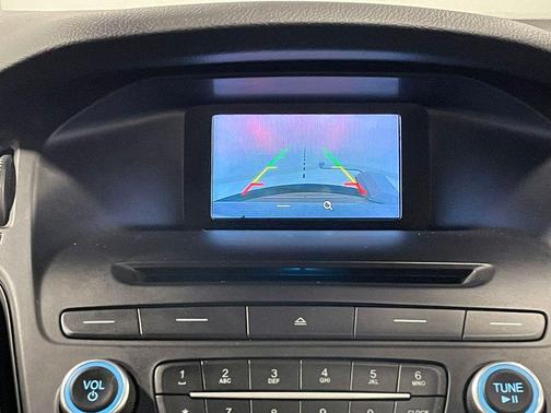 Ingot Silver 2017 Ford Focus SE