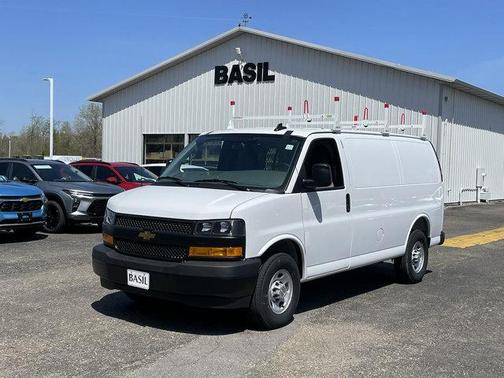 Summit White 2026 Chevrolet Express 2500 Work Van