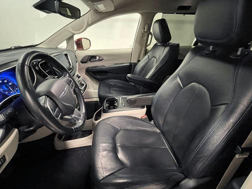 2021 Chrysler Pacifica Touring-L