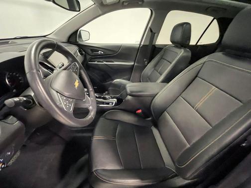 Iridescent Pearl Tricoat 2022 Chevrolet Equinox Premier