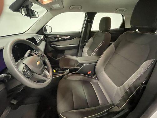 Summit White 2025 Chevrolet Trailblazer LS