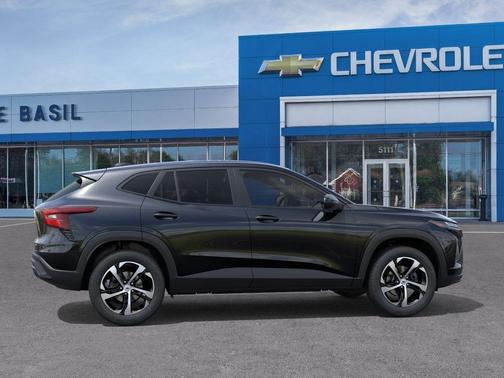 Mosaic Black Metallic 2026 Chevrolet Trax 1RS