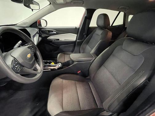 Cayenne Orange Metallic 2024 Chevrolet Trax LT