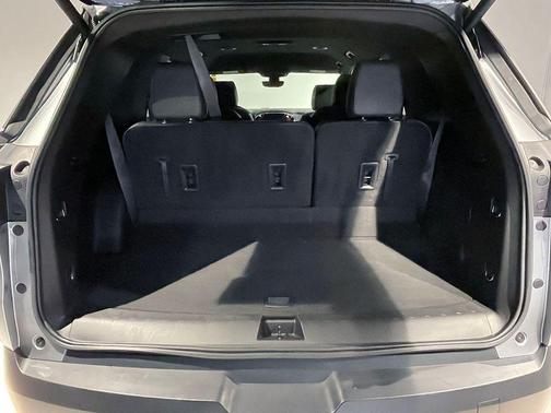 Sterling Gray Metallic 2023 Chevrolet Traverse RS