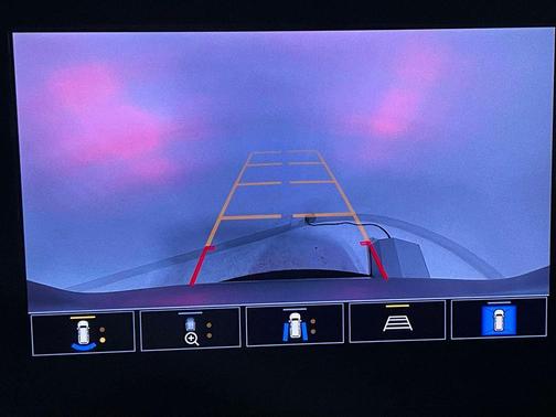 Sterling Gray Metallic 2023 Chevrolet Traverse RS