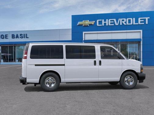 2025 Chevrolet Express 3500 LS