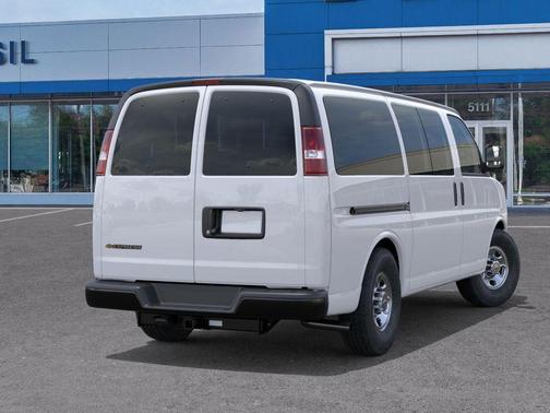 2025 Chevrolet Express 3500 LS