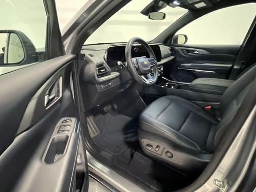 Sterling Gray Metallic 2026 Chevrolet Traverse LT